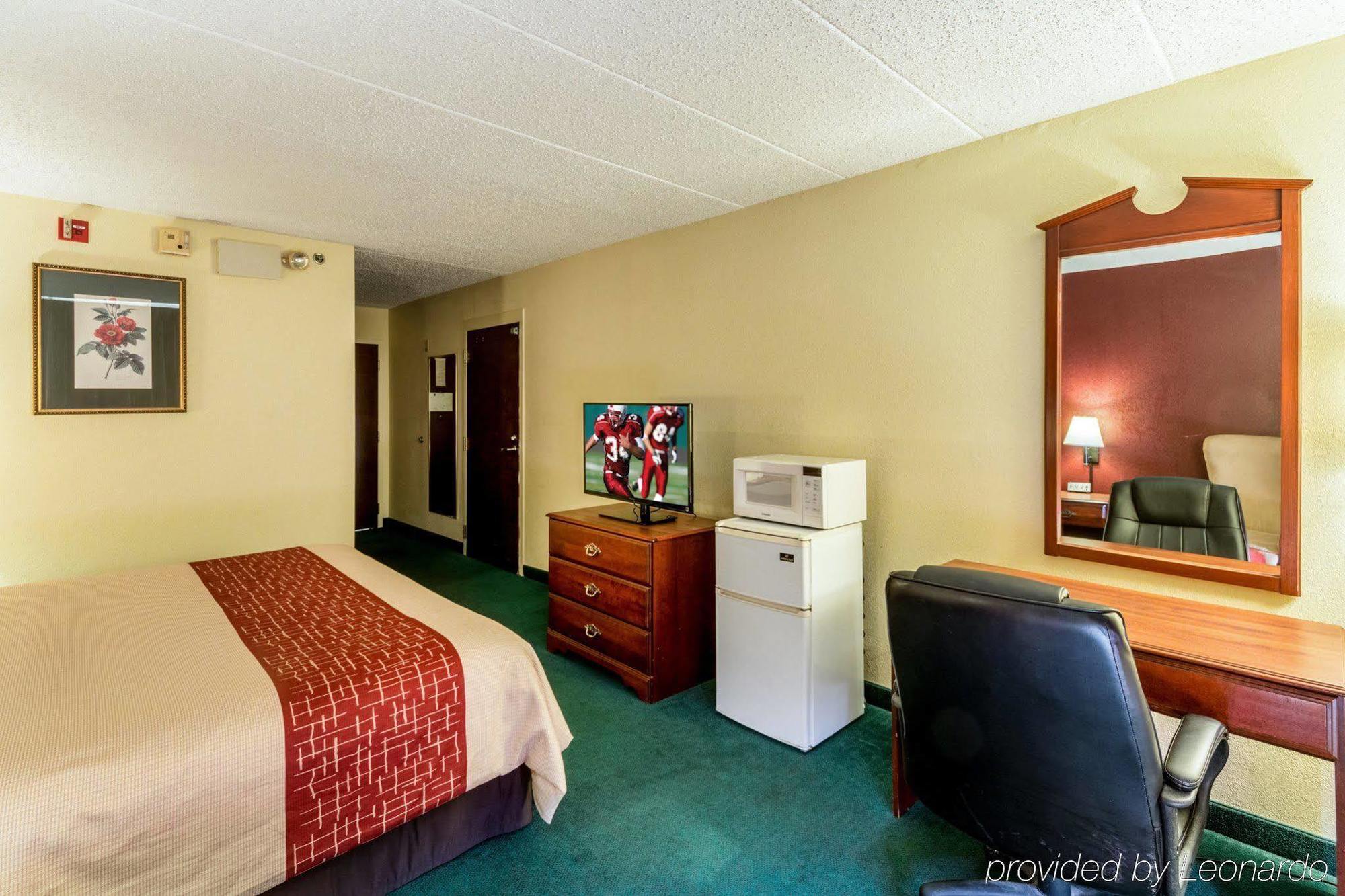 Red Roof Inn Morehead Exterior photo